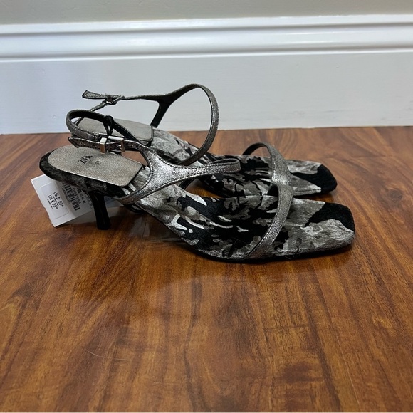NWT Zara High Heeled Velvet Drawing Sandals Silver size 8 - Picture 5 of 9